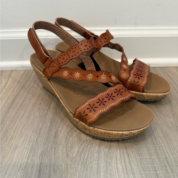 Skechers Cali Brown Leather Wedge Sandals – Comfort Luxe Foam – Approx Size 7.5 - Picture 2 of 6